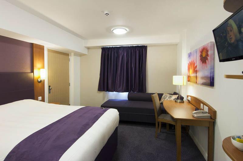 Premier Inn Premier Inn Stockport Central Luaran gambar